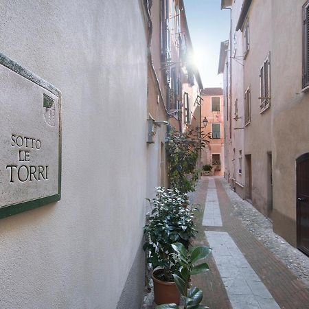B&B Sotto Le Torri Albenga Eksteriør billede
